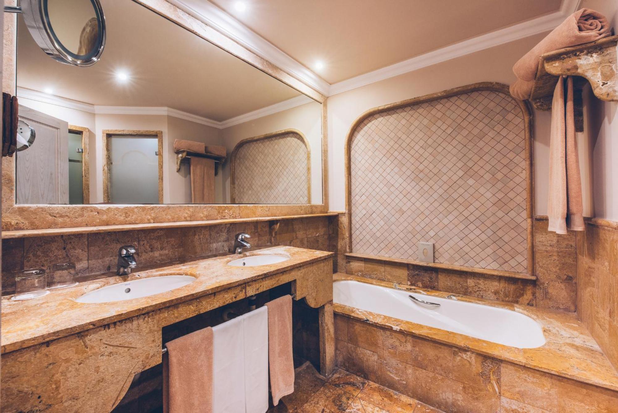 Junior Suite (1 Adulto)